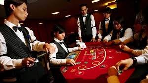 Без них никуда. Сколько работников нужно для функционирования казино?